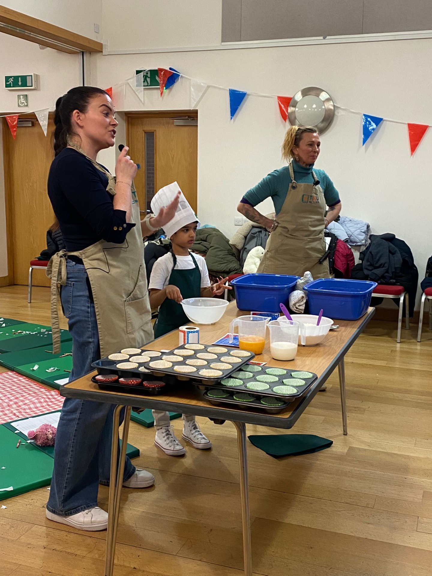 Dani teaching at a Tiny Tastemakers event